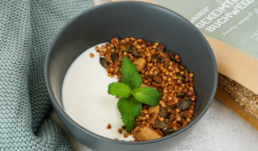 Gluten-free granola made from sprouted buckwheat