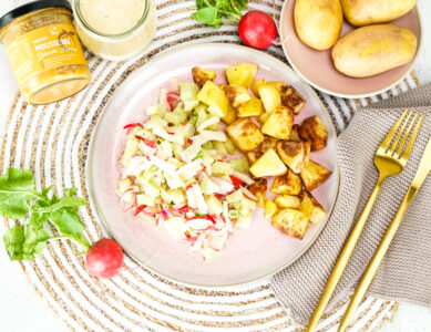 Gurken-Radieschen Salat mit gebackenen Kartoffeln