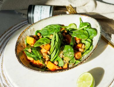 Crunchy sweet potato salad with spinach