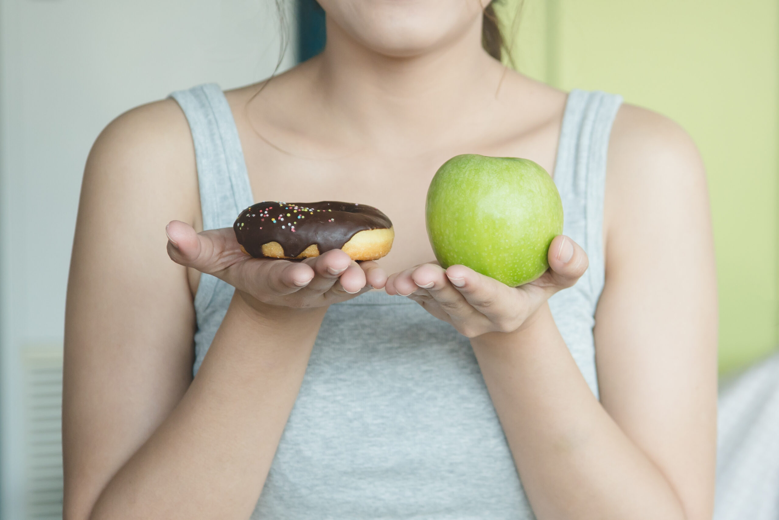 Deciding to eat healthy or unhealthy