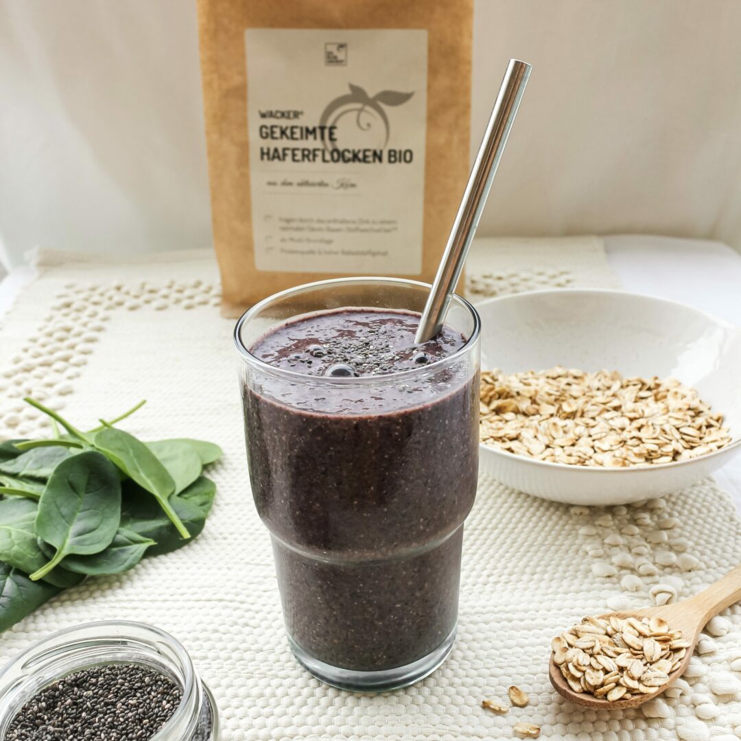Protein-rich berry power shake