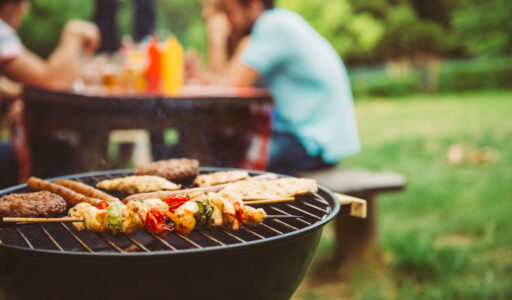 Environmentally friendly barbecue: Charcoal grill, gas grill or electric grill