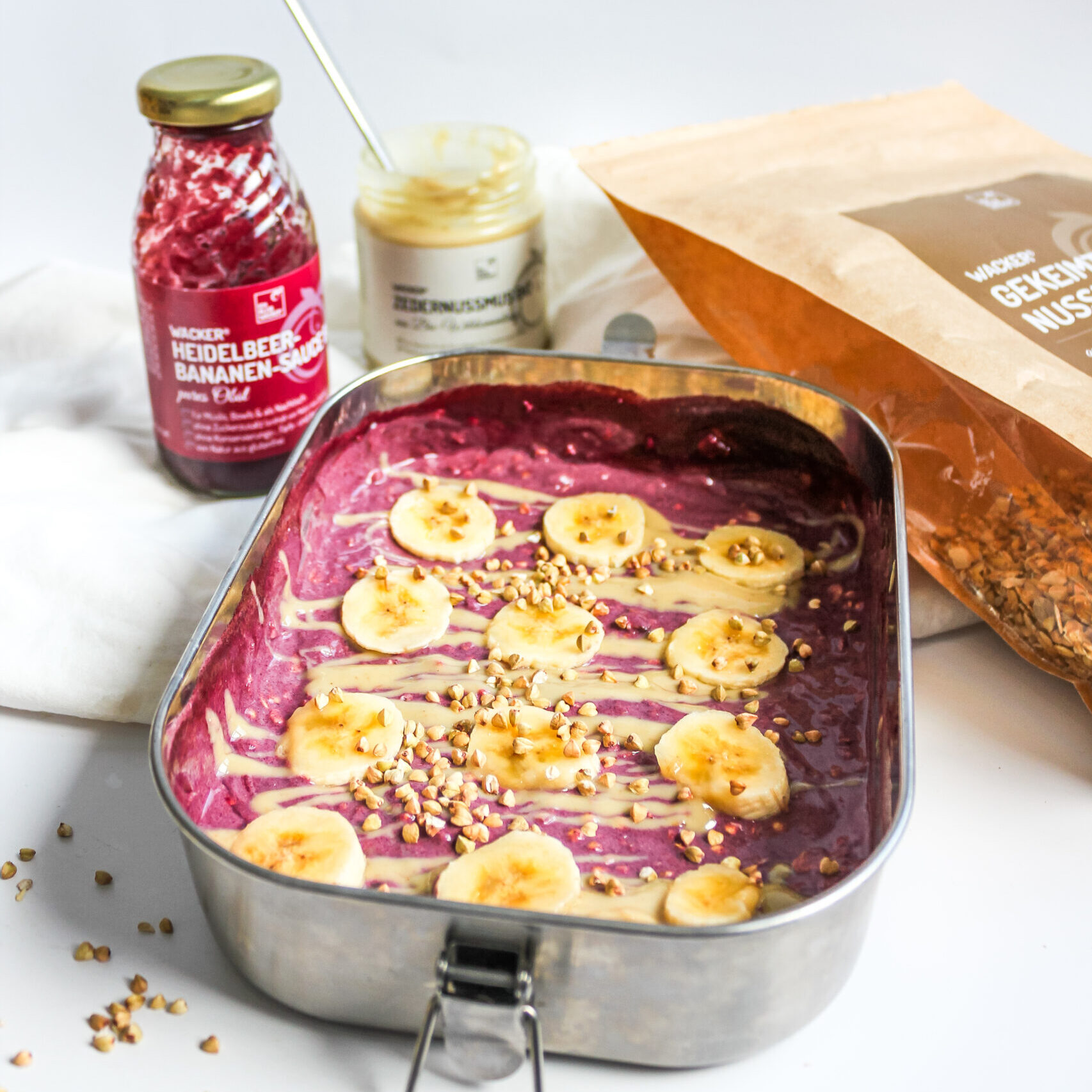 Berry muesli for on the go